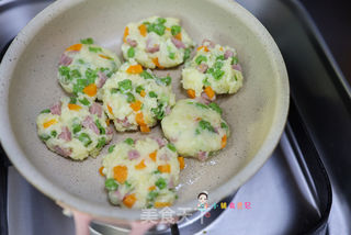 12个月以上辅食香肠土豆饼的做法步骤:6