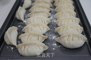 莲藕玉米芹菜肉饺子的做法步骤:21