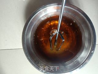 蛋黄莲蓉月饼的做法步骤:2