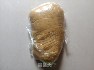 蛋黄莲蓉月饼的做法步骤:5
