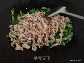 尖椒炒鸭肠的做法步骤：6