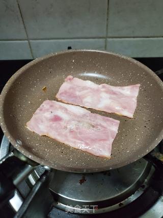 培根鸡蛋三明治的做法步骤：4