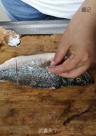 烤箱版烤鱼的做法步骤:3