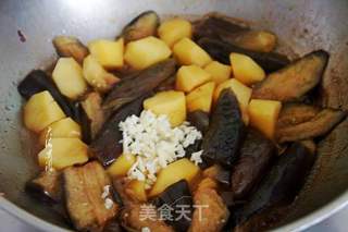 土豆炖茄子的做法步骤:6