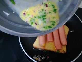 鸡蛋煎面包片的做法步骤:5