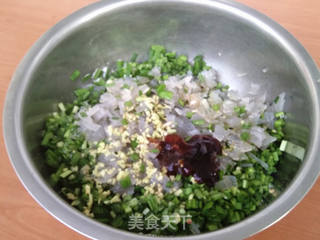 粉条韭菜馅煎饺 的做法步骤:6
