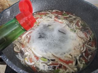 酸辣汤的做法步骤:7