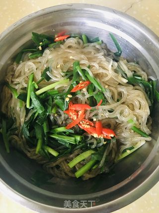 凉拌红薯粉条韭菜的做法步骤：5