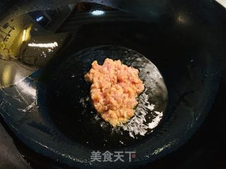 火麻仁肉末杭椒炒干豇豆的做法步骤：2