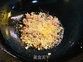 火麻仁肉末杭椒炒干豇豆的做法步骤：3