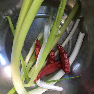 炝拌娃娃菜的做法步骤：2