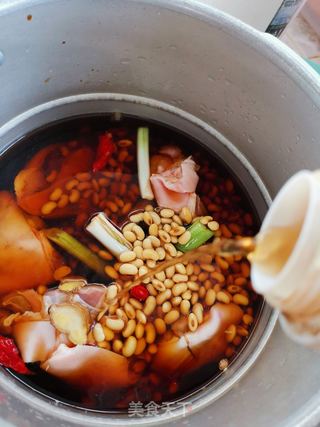 黄豆炖猪脚肉的做法步骤:6