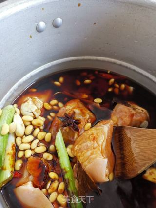 黄豆炖猪脚肉的做法步骤:11