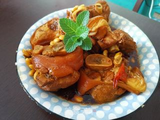 黄豆炖猪脚肉的做法步骤:15