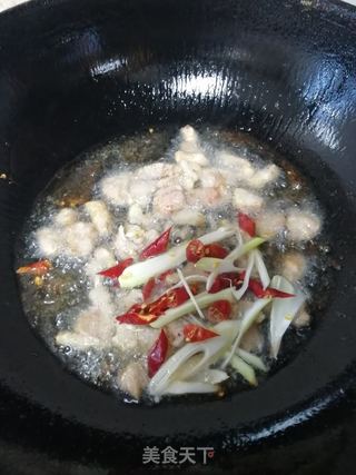 五花肉辣炒茄条的做法步骤：5