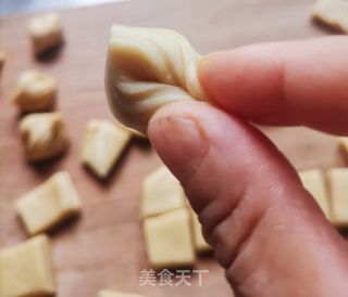 香酥核桃酥的做法步骤:10