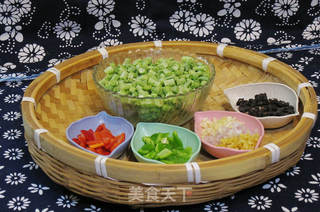 豆豉肉末豇豆的做法步骤:2