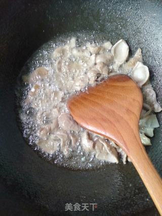 酸菜炒肥肠的做法步骤:8