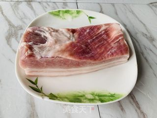 家庭版火麻仁蒜泥白肉的做法步骤：1