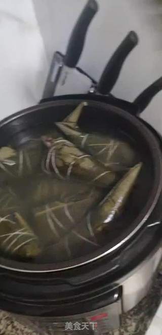 红豆花生紫薯粽的做法步骤:12