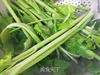 青椒芹菜猪肉包子的做法步骤:2