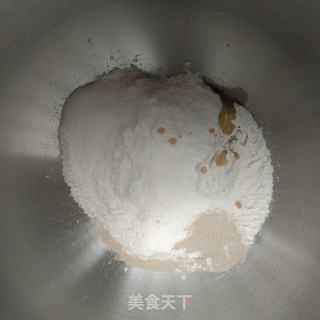 夏天最爱的生煎肉松花卷(一次发酵)的做法步骤：2