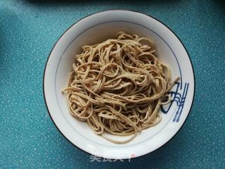 蒜泥香葱拌豆腐丝的做法步骤:9