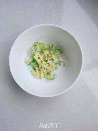 土豆牛肉炸酱拌面的做法步骤:2