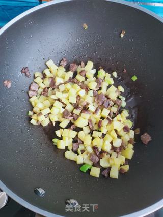 土豆牛肉炸酱拌面的做法步骤:4