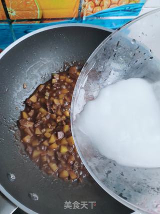 土豆牛肉炸酱拌面的做法步骤:8