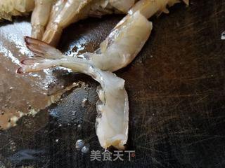 粉丝蒜蓉开背虾的做法步骤:3