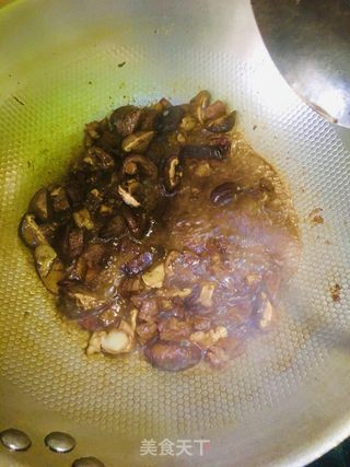 香菇牛肉扯面的做法步骤：5