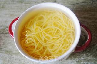 #凉拌玉米面条的做法图解5