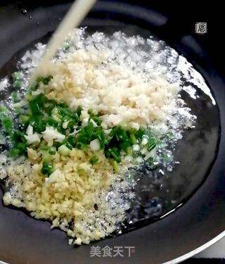 虾蓉酱拌豆腐的做法步骤：2
