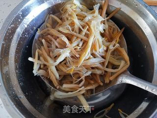 肉丝黄花菜的做法步骤:4