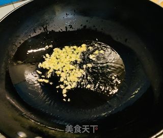 火麻仁咸蛋黄炒嫩南瓜的做法步骤：2