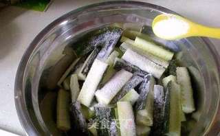腌黄瓜的做法步骤:2