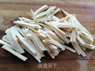 紫甘蓝拌豆干的做法步骤：2