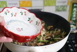 茶油什锦菌子菜的做法步骤:12