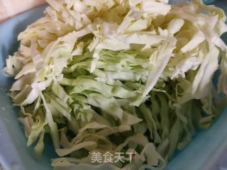 清炒圆白菜的做法步骤:2