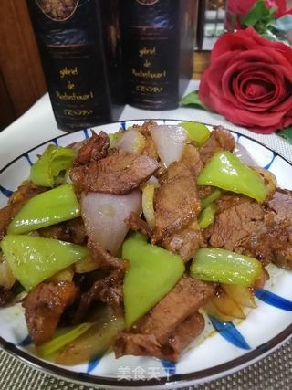 圆葱尖椒炒牛肉的做法步骤：8