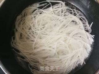 生菜松茸鸡汤面的做法步骤:5