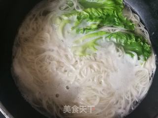 生菜松茸鸡汤面的做法步骤：8