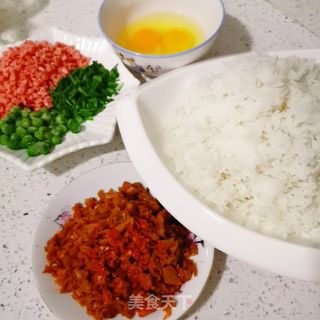 辣菜梗炒饭的做法步骤:2