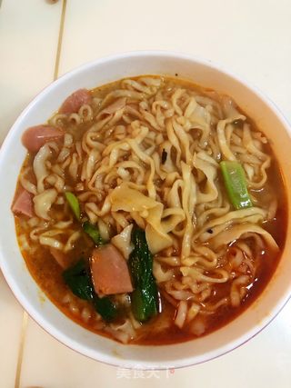 红烧火腿肠手擀汤面的做法步骤：5