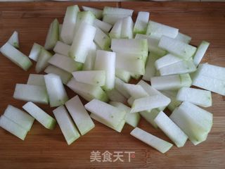 女士最爱—红烧冬瓜的做法步骤:2