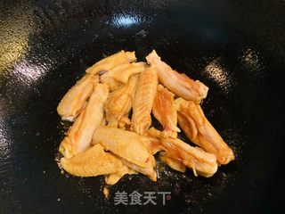 火麻仁鸡翅鸡胗烧干笋的做法步骤：4