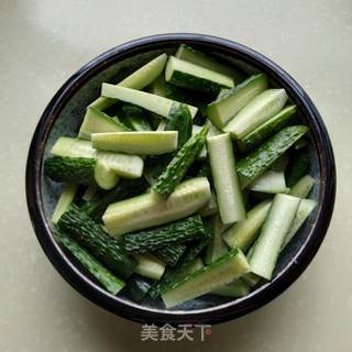 腌黄瓜的做法步骤:2