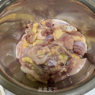 蒸功夫·鸡肉焖腐竹香菇的做法步骤：1