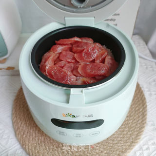 电饭锅做香喷喷的腊肠煲仔饭的做法步骤:9